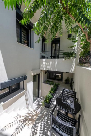 Semi-basement Apartment - Asklipiou Cube